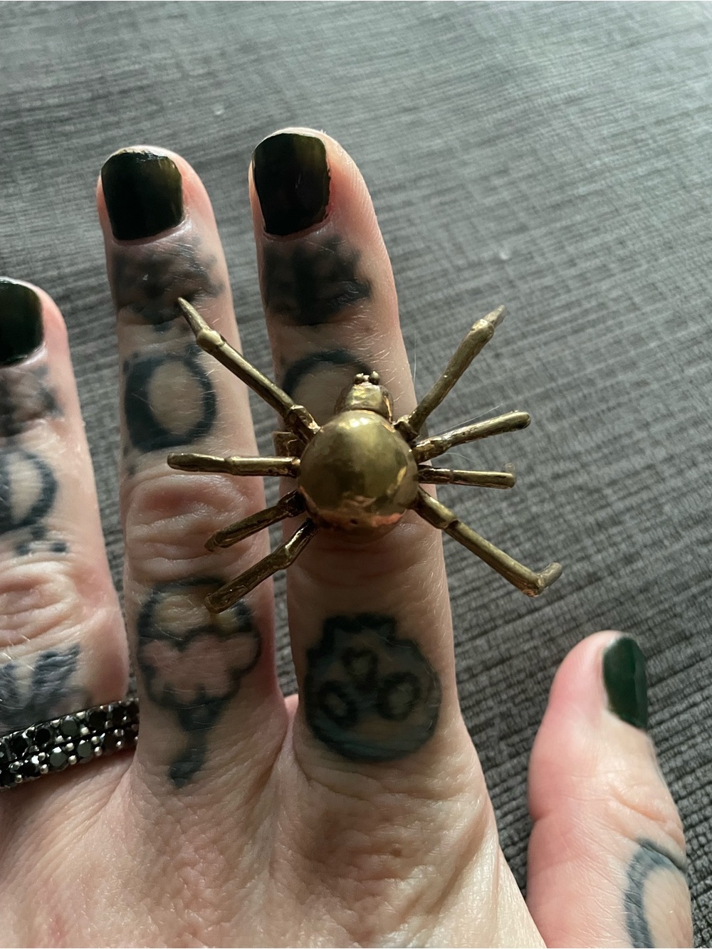 Solid bronze spider ring - Picture 3 of 6